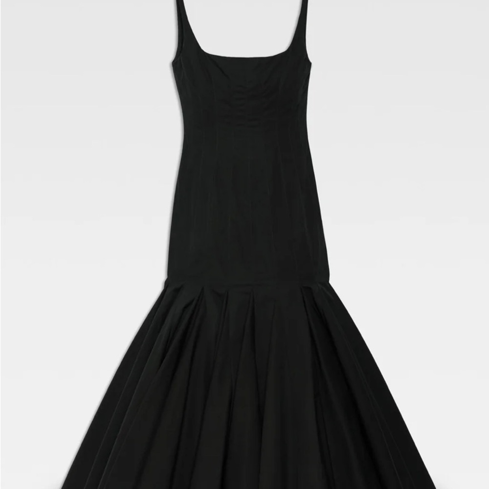 Elegant Black Midi Dress - Picture 3 of 5